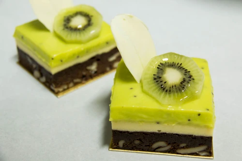 Small Kiwi brownie Cake and cheese jpeg