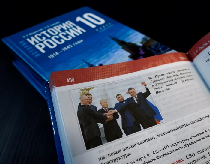Manual de istorie din Rusia. FOTO: atlanticcouncil.org