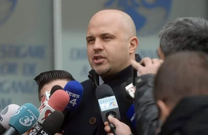 
    Deputatul USR Emanuel Ungureanu acuză spitalele că nu respectă normele de evacuare a deșeurilor toxicefoto: arhivă personală  