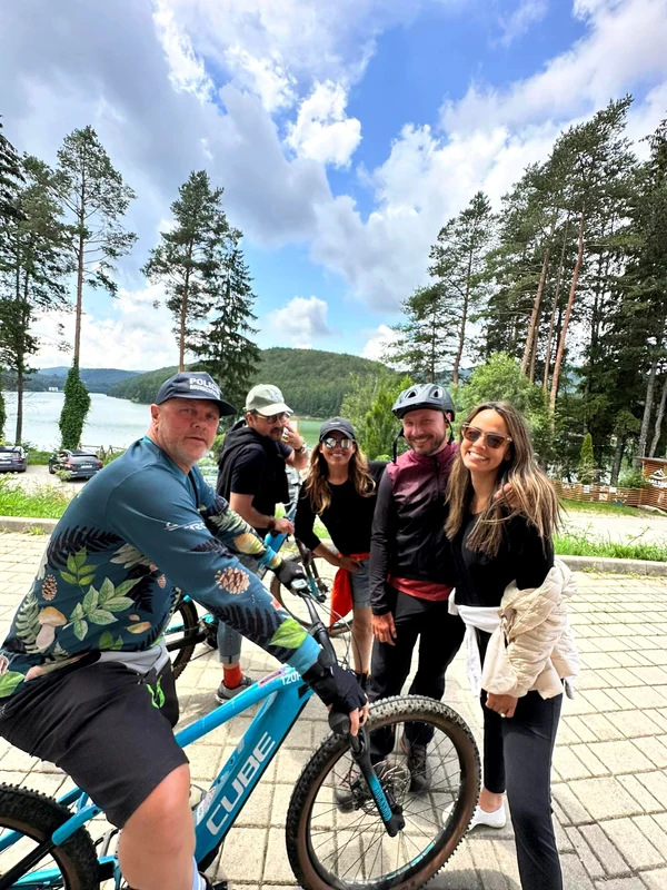 Mirela Retegan și Andreea Raicu, weekend cu bicicleta pe munte