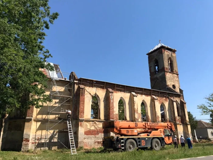 Salvarea bisericii romano-catolice de la Ofseniţa 