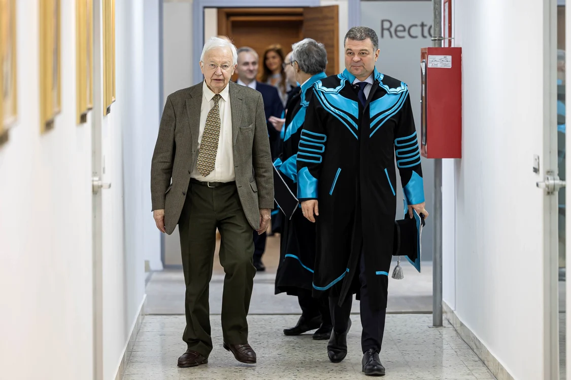 Jean-Marie Lehn și rectorul Marilen Pirtea FOTO UVT