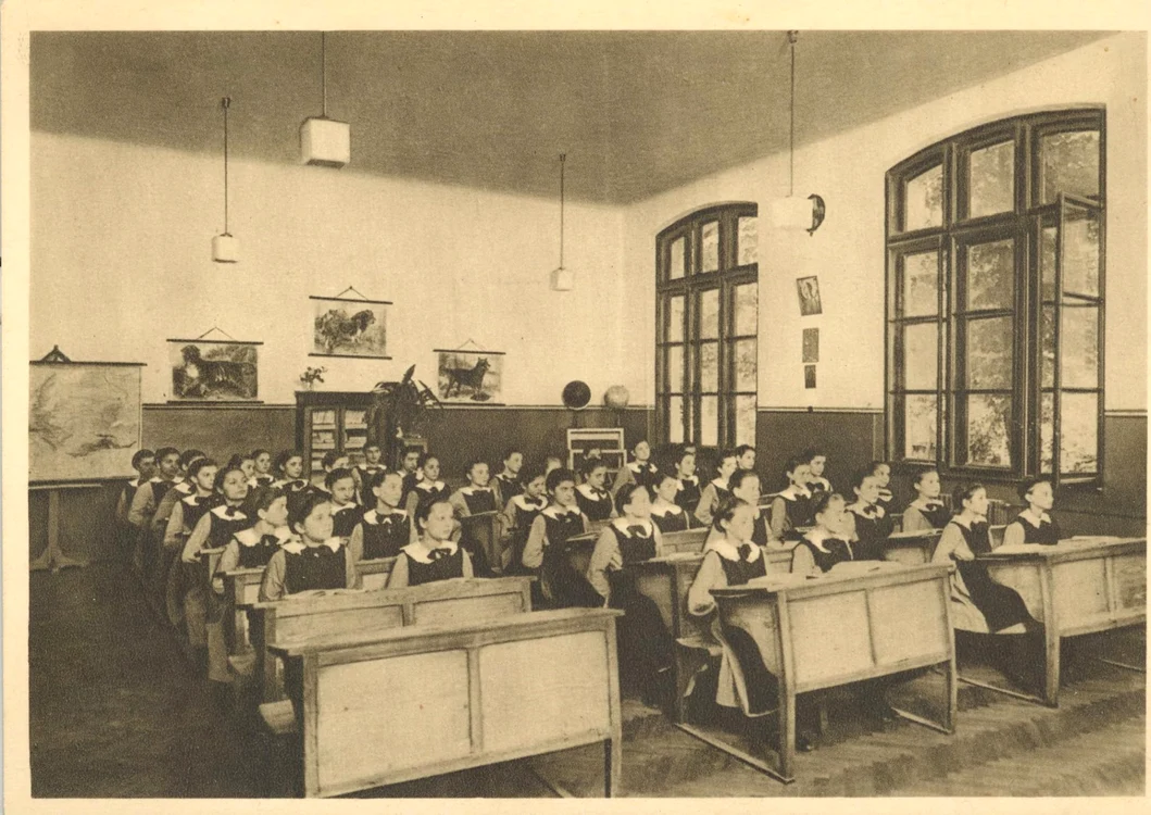 Școala Centrală de Fete Colecție Biblioteca Metropolitană București 