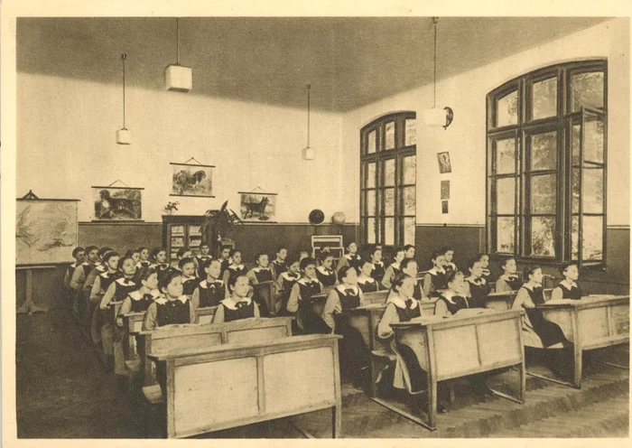 Școala Centrală de Fete Colecție Biblioteca Metropolitană București