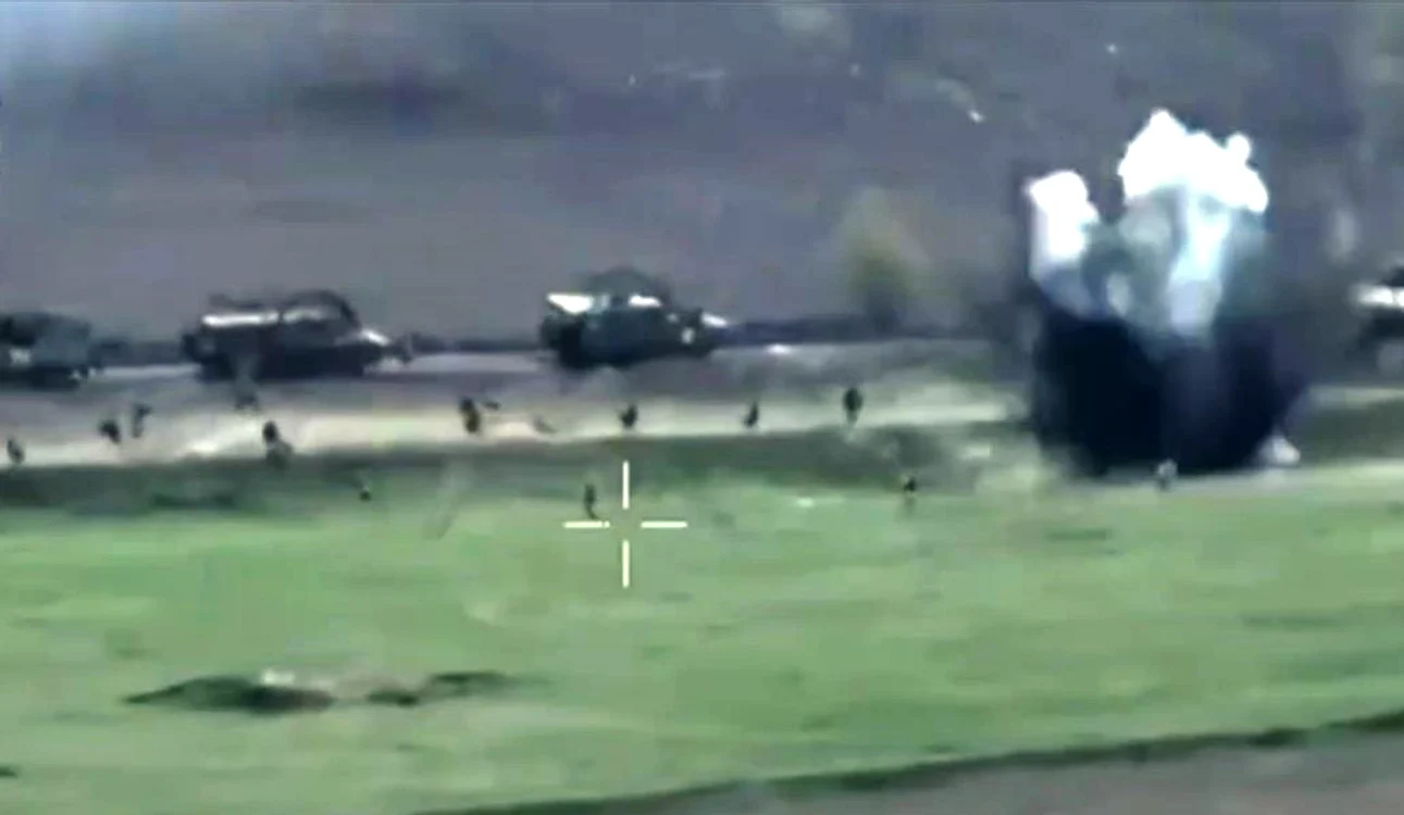 Mai multe vehicule rusești au fost distruse FOTO: captură video