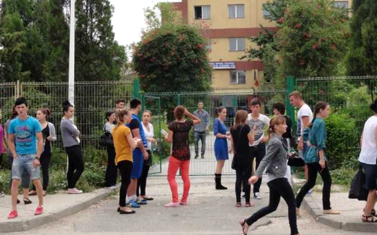 Elevii au susţinut vineri proba opţională la examenul de Bacalaureat 2013 FOTO Adevărul