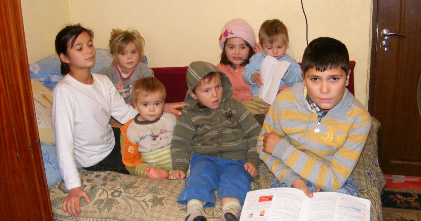 Familia Burlacu va avea, de luna viitoare, încă doi membri