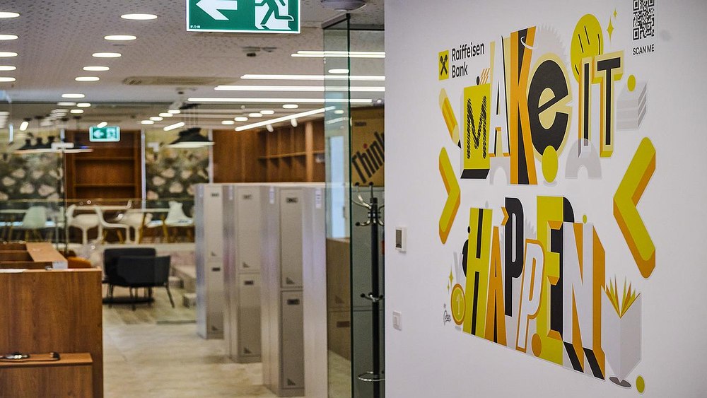 Raiffeisen Bank România contribuie la modernizarea spațiilor multifuncționale pentru studenții din Iași și din alte 7 centre universitare din țară