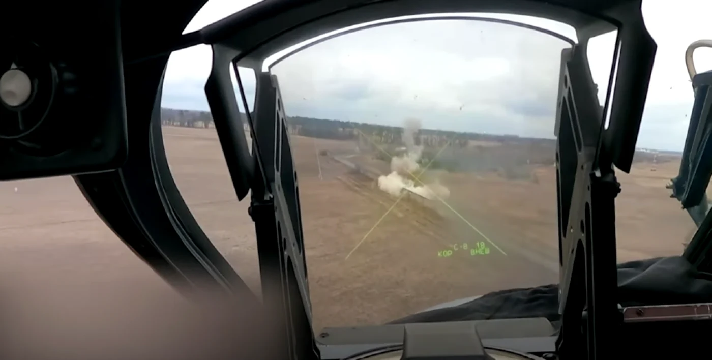 Un elicopter rusesc a fost abandonat. Foto: Captura video Youtube