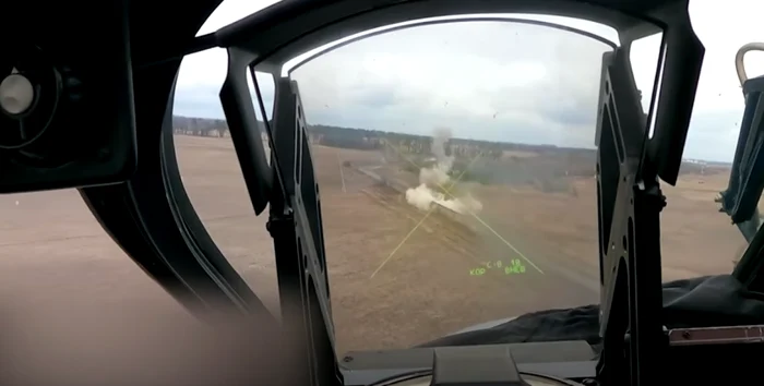 Un elicopter rusesc a fost abandonat. Foto: Captura video Youtube