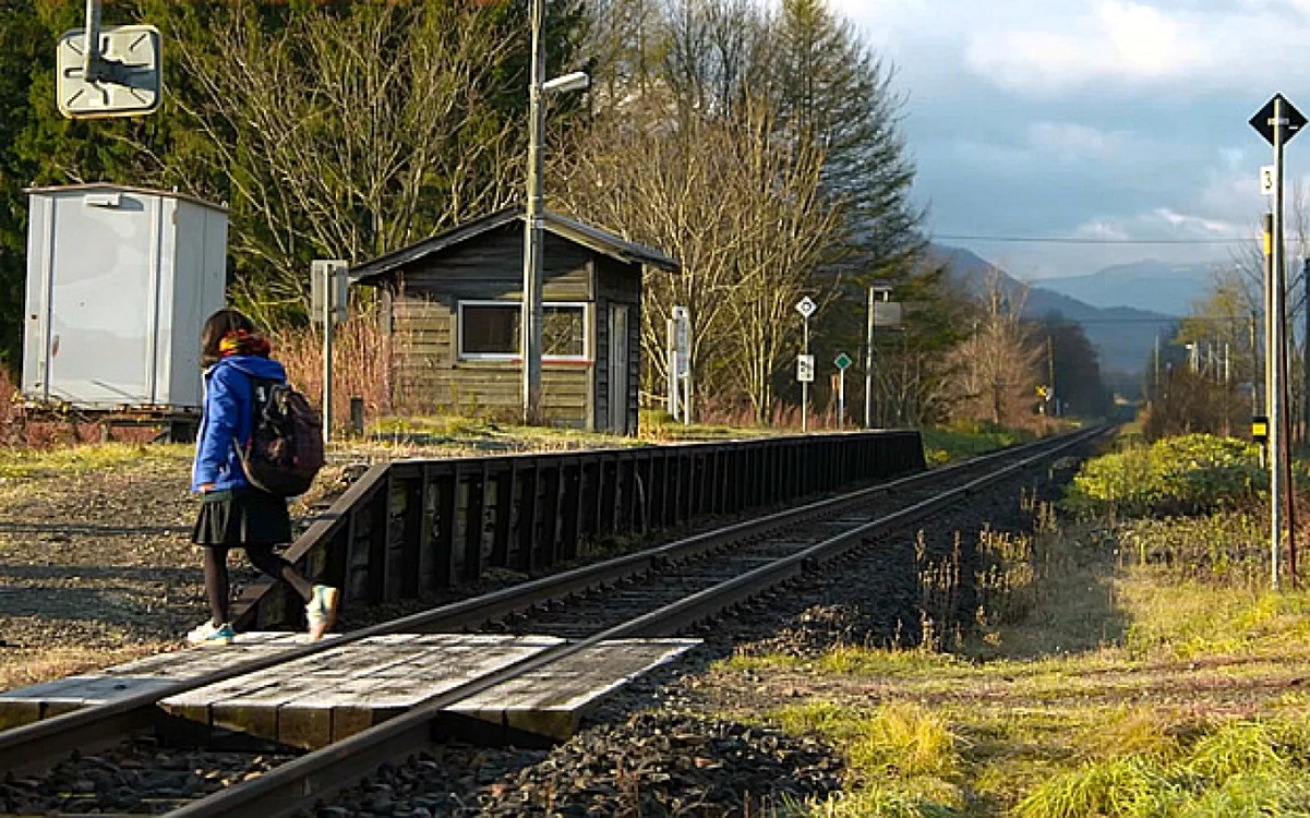 În gara Kami-Shirataki din insula Hokkaido mai există un singur călător: o elevă care trebuie să meargă la cursuri/FOTO Daily Telegraph