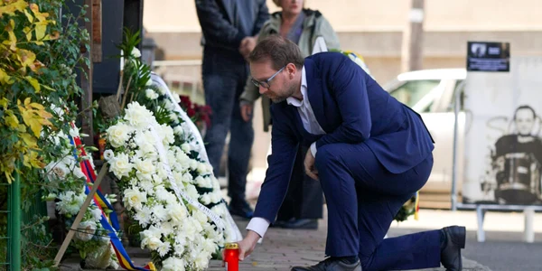 Dominic Fritz în fața fostului club Colectiv FOTO facebook jpg