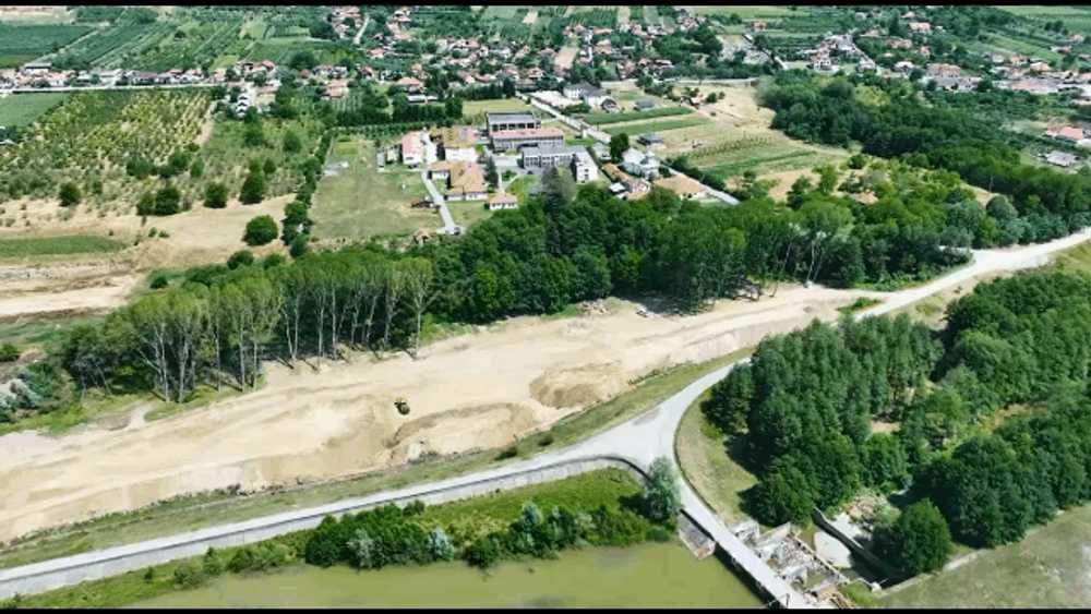 Cum arată cele mai noi imagini de pe un dificil tronson montan al autostrăzii A1, între Sibiu și Pitești