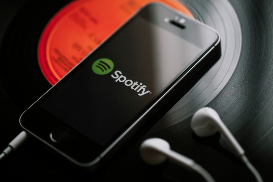 Spotify pierde 38 de milioane de dolari anual din cauza conținutului white noise
