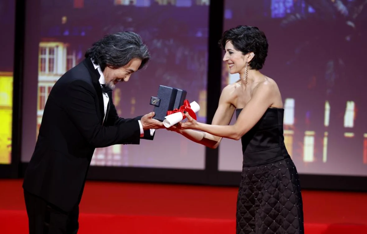 Koji Yakusho și Zara Amir Ebrahimi. Foto: EPA-EFE