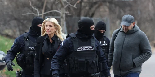 Laura Vicol și Vladimir Ciorbă sunt aduși la audieri la DIICOT în dosarul Nordis, în București. FOTO Inquam Photos / George Călin