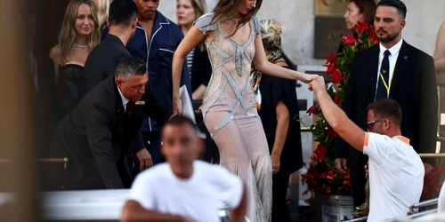 Vittoria Ceretti la Veneția foto x jpeg