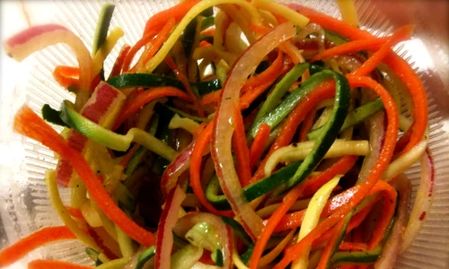 1 fasii raw vegan din morcov si dovlecel cu rosii deshidratate jpg jpeg