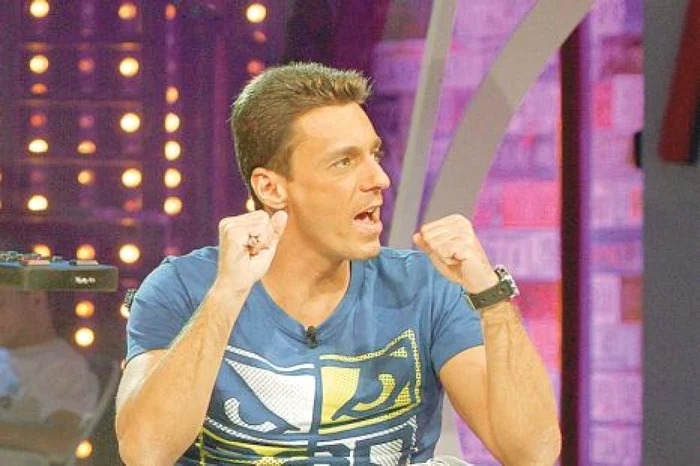 Mircea Badea prezinta emisiunea "In gura presei"