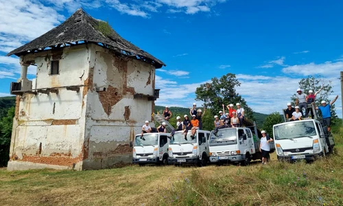 cula crasnaru foto ambulanta pentru monumente jpg