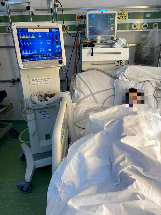 Vlad Voiculescu: Vedem acum persoane sănătoase care nu numai că ajung să fie internate în spital, ci dezvoltă forme grave ale bolii    FOTO Facebook - Laurenţiu Ivanovici