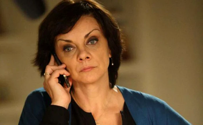 Carmen Tănase are roluri în zece piese de teatru