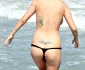 Simona Trașcă, cu tatuajele la vedere în apa mării
