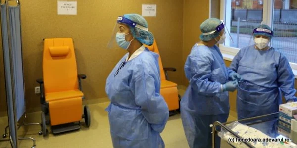 vaccin covid 19 administrat la Deva foto ADEVARUL Daniel Guta