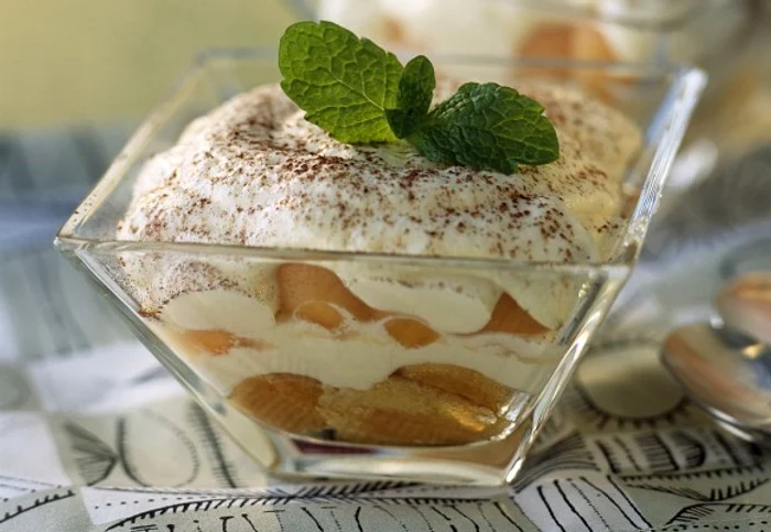 
    O reteta de sezon de tiramisu, mai inedita, dar la fel de gustoasăclickpoftabuna.ro  