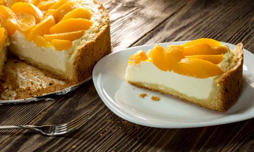 Tarta cu piersici si branza  Sursa foto shutterstock 1021862386 jpg