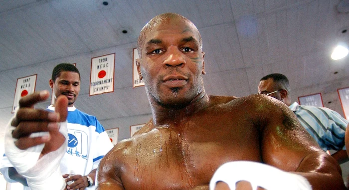 Mike Tyson vrea să urce în ring după 4 ani. Foto Profimedia