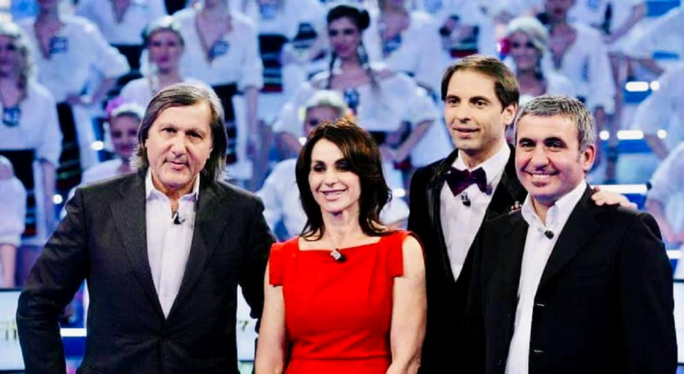 Dan Negru, alături de legendarii Ilie Năstase, Nadia Comăneci şi Gheorghe Hagi. FOTO: Instagram
