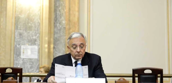 Mugur Isărescu, guvernatorul Băncii Naţionale a României, a recunoscut că explozia creditului în valută a fost legată şi de stabilirea unor ţinte de aderare care nu păreau deloc ambiţioase la momentele când au fost anunţate FOTO Mediafax