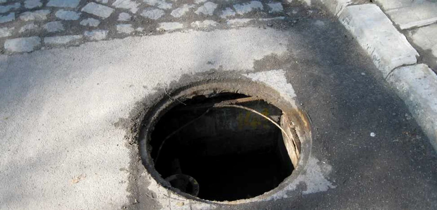 Canalizările fără capac sunt un pericol pentru toată lumea