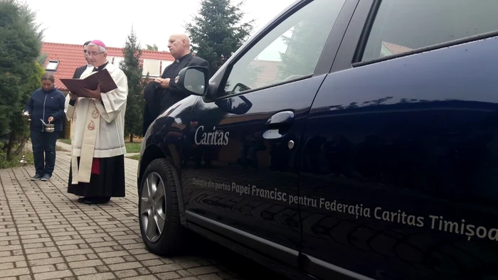 Loganul cu care a circulat Papa Francisc a ajuns la Timişoara FOTO Ştefan Both