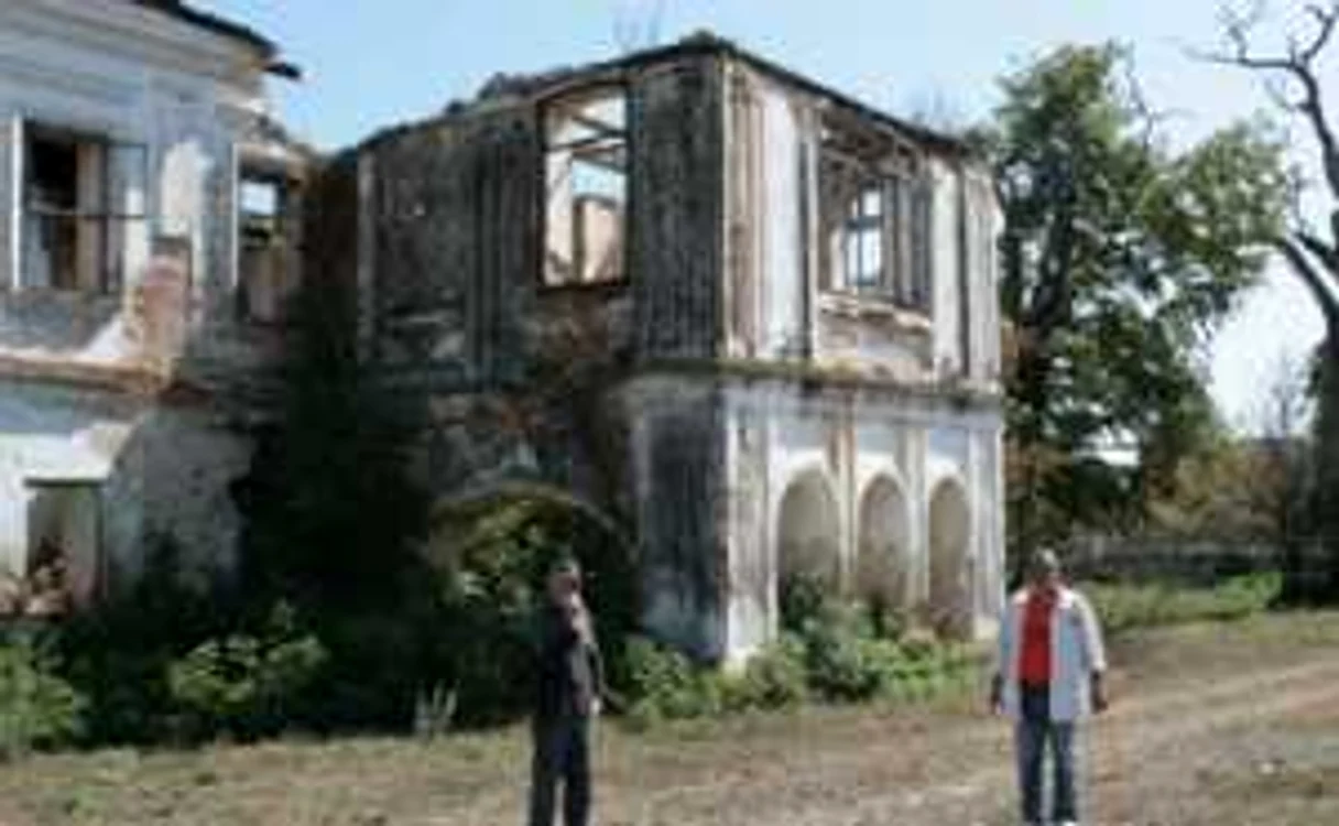 NEAMŢ: Conacul Catargi este în pericol de declasare din lista monumentelor istorice