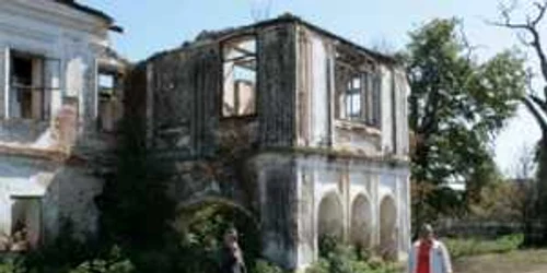 NEAMŢ: Conacul Catargi este în pericol de declasare din lista monumentelor istorice