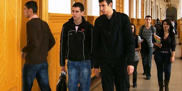 Sambata incep emotiile pentru studentii de la Spiru Haret
