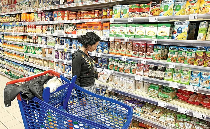 
    Reporterul Click! a ales de la raft cele mai ieftine produseFotografii: Sever Gheorghe  