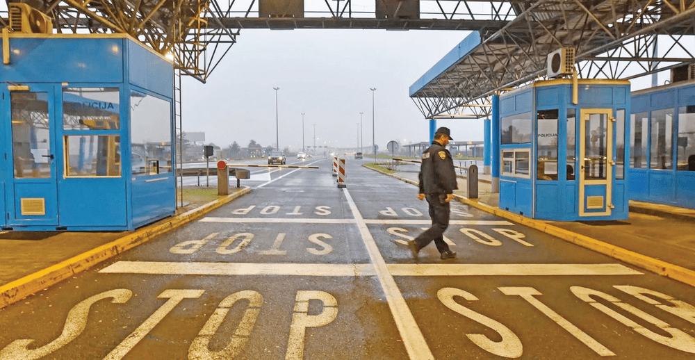 Sondaj: Românii cred că vinovații eșecului aderării la Schengen sunt în țară. Blocajul este nejustificat 