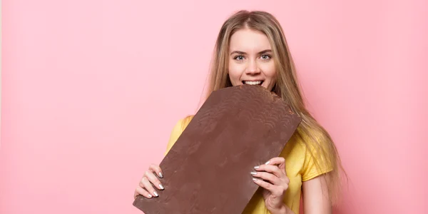 Femeie ciocolata shutterstock 611137352 jpg