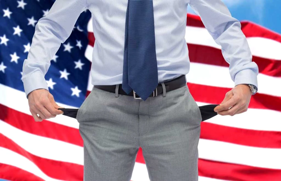 SUA - american Om de afaceri sarac-  faliment - somaj - saracie FOTO Shutterstock 