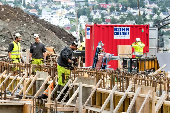 Muncitori în construcții - Norvegia. FOTO Shutterstock
