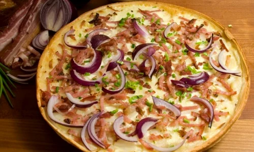 pizza cu sunca si ceapa 580x400 jpeg