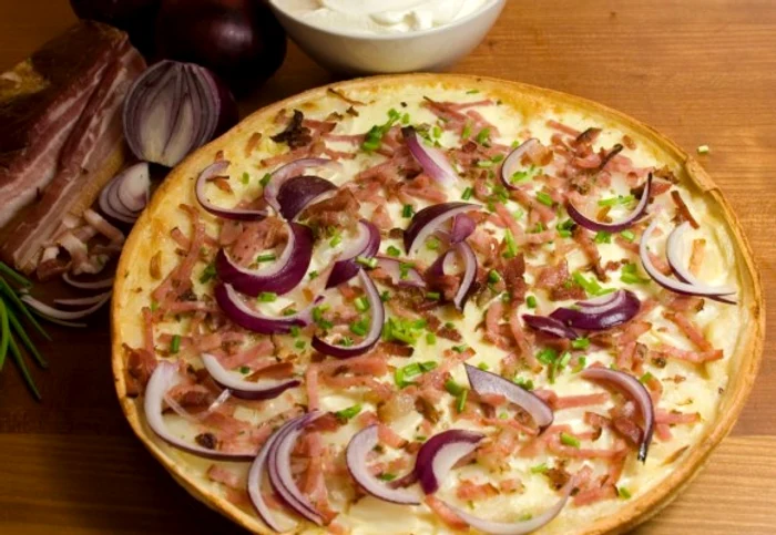 Dacă ai în casă toate îngredientele, de ce sa nu faci chiar tu pizza?clickpoftabuna.ro