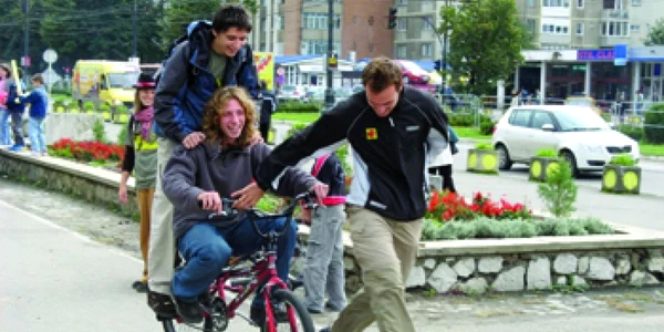 Reşiţa: Adolescenţii au interzis cu bicicletele în parc