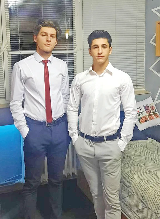Adrian şi Alexandru,  “astronauţii” din cămin