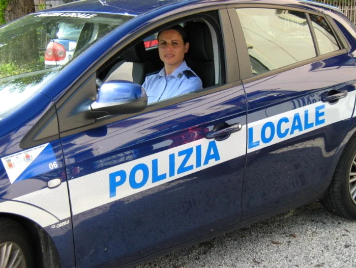 O româncă este polițistă în Italia