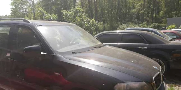 Maşini confiscate de poliţiştii suceveni. FOTO Dănuţ Zuzeac