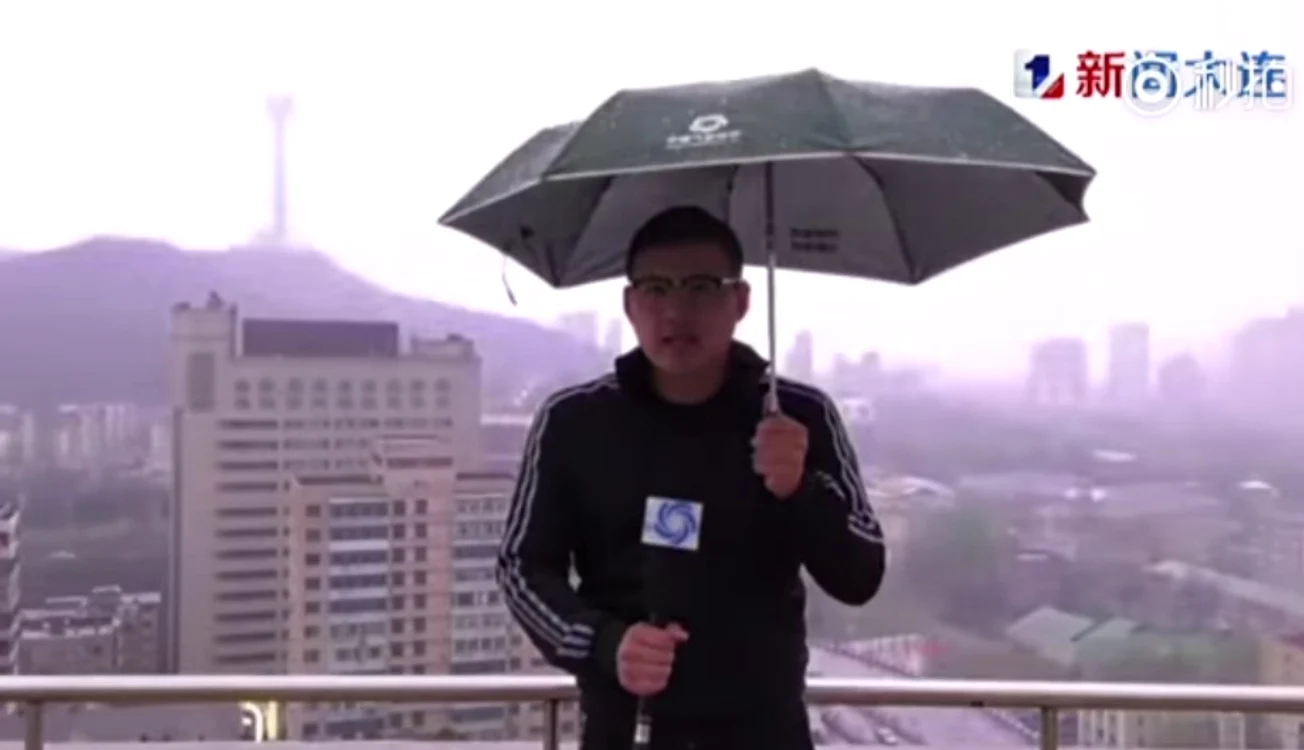 Și-ar fi putut pierde viața în timp ce transmitea în directFoto: captură foto/Youtube